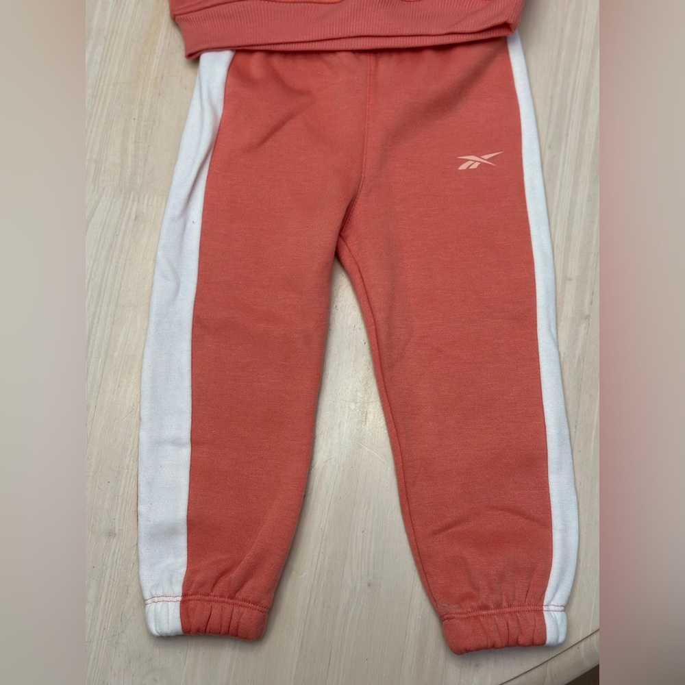 NWOT Reebok Hoodie & Sweatpants Set - Picture 5 of 10